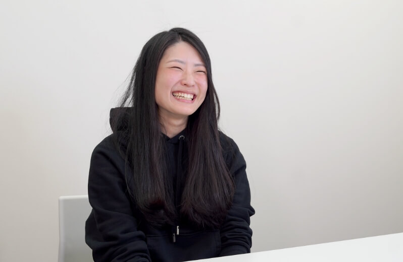 人と話すことが好きな人は向いていますよ。